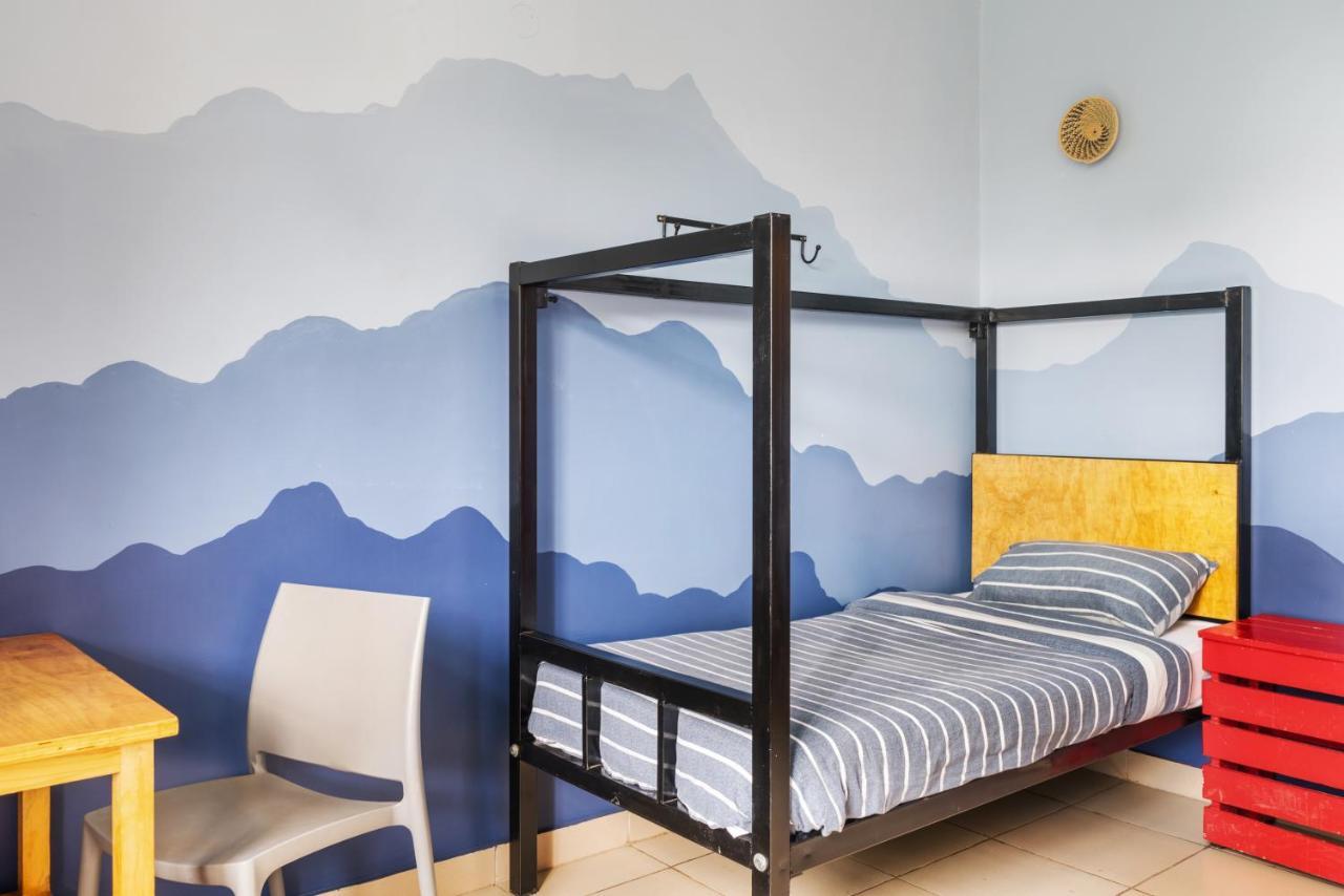 Bushpig Backpackers Hostel Кампала Екстериор снимка