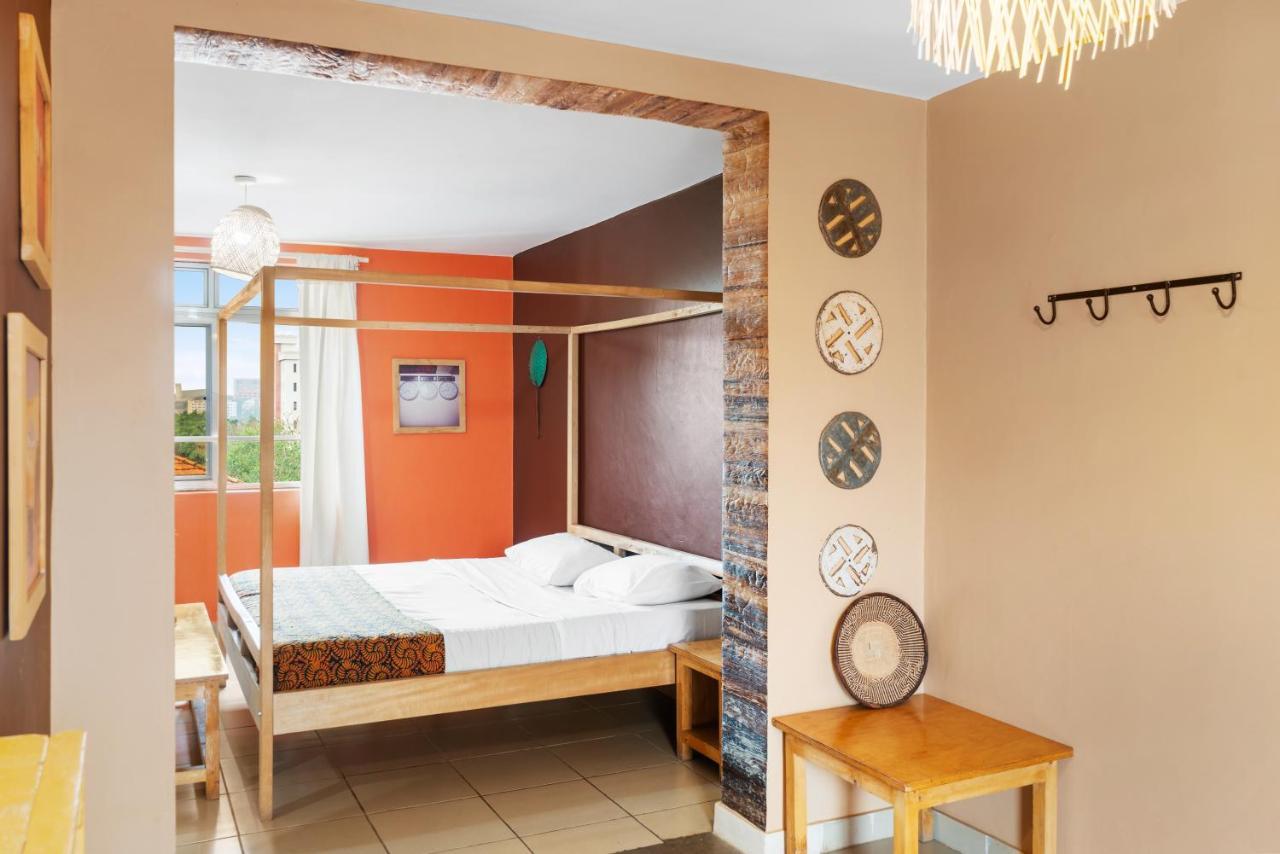 Bushpig Backpackers Hostel Кампала Екстериор снимка