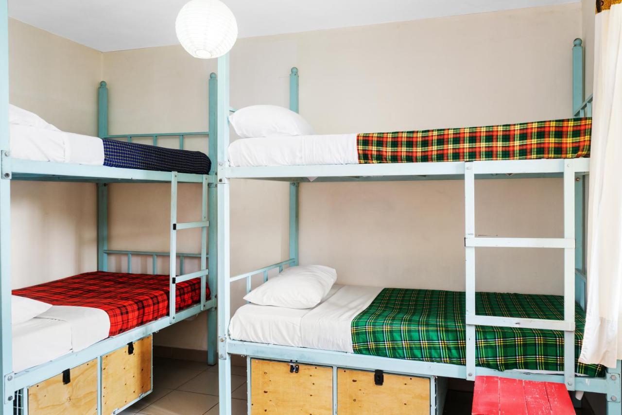 Bushpig Backpackers Hostel Кампала Екстериор снимка