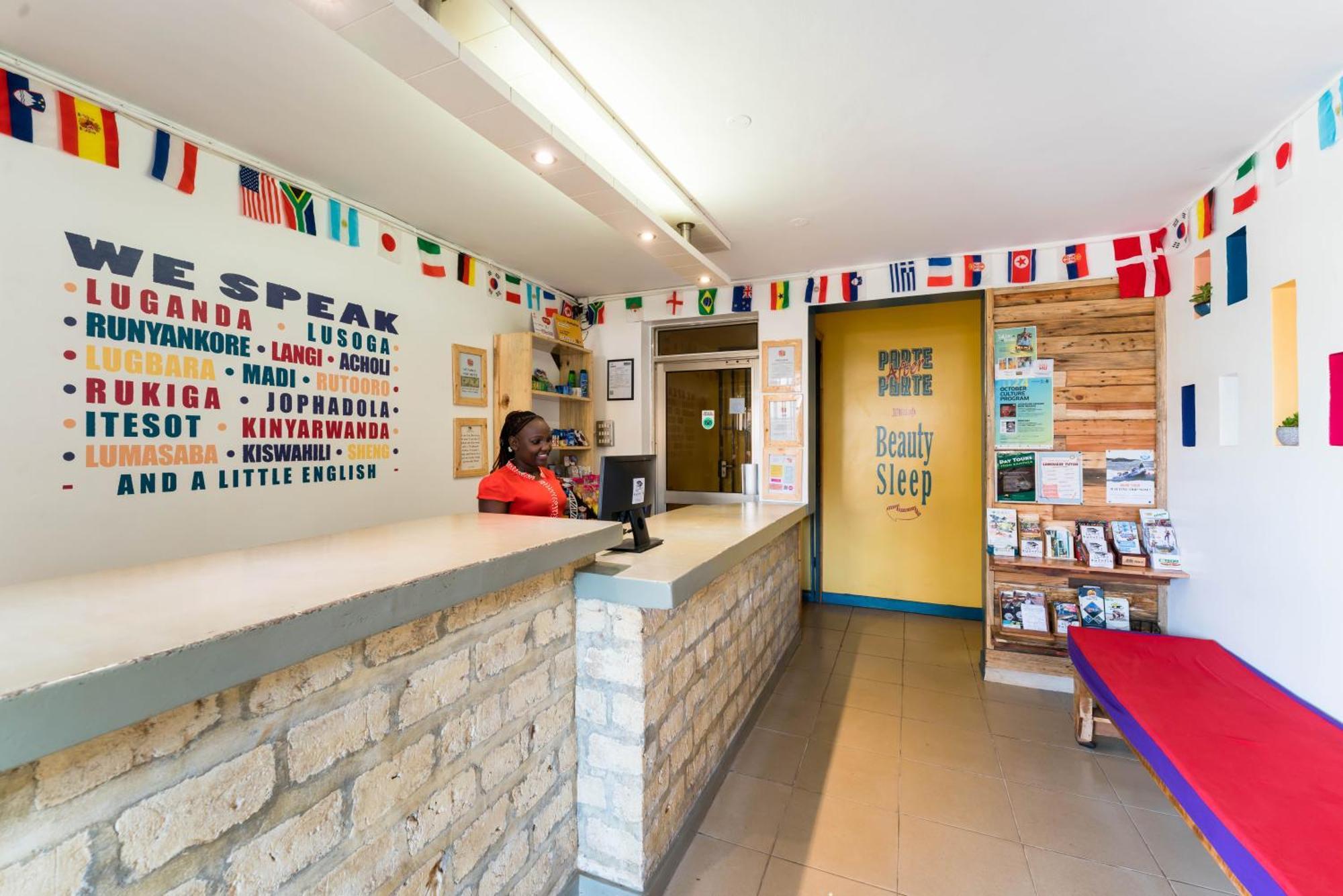Bushpig Backpackers Hostel Кампала Екстериор снимка