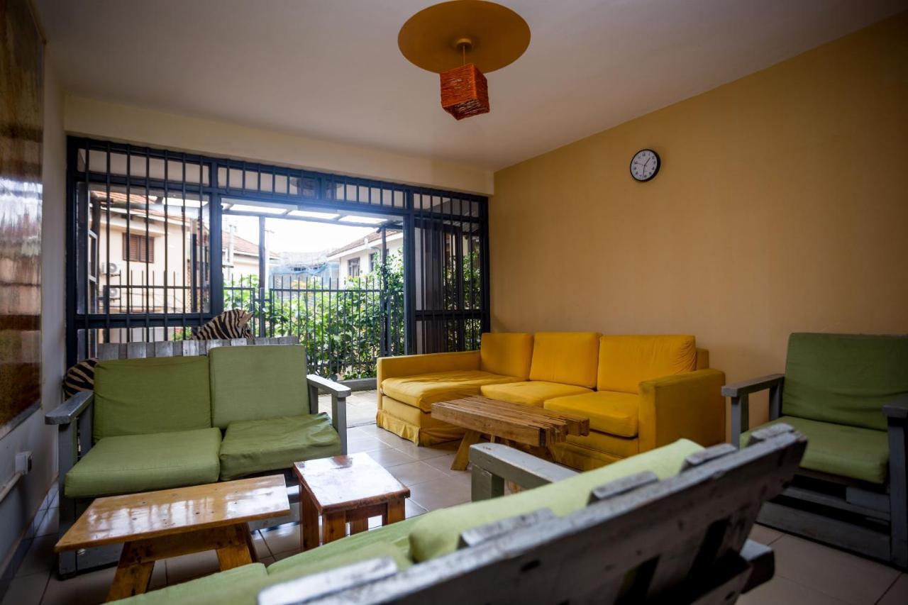 Bushpig Backpackers Hostel Кампала Екстериор снимка
